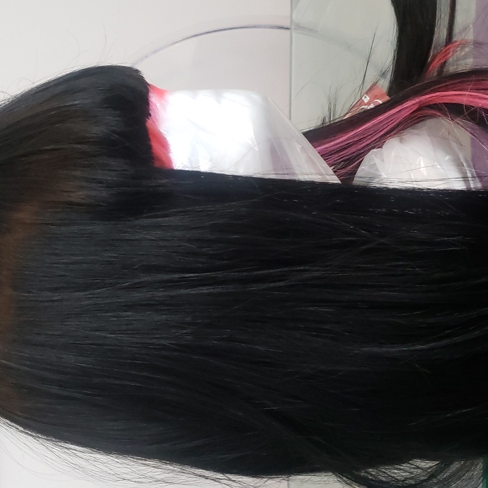Wig - Picture 5 of 8